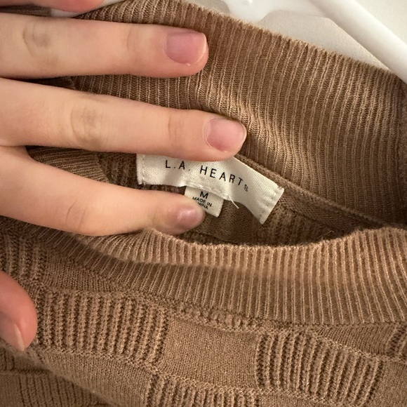 La Hearts Camel Textured Cowl Neck Sweater - Picture 3 of 3